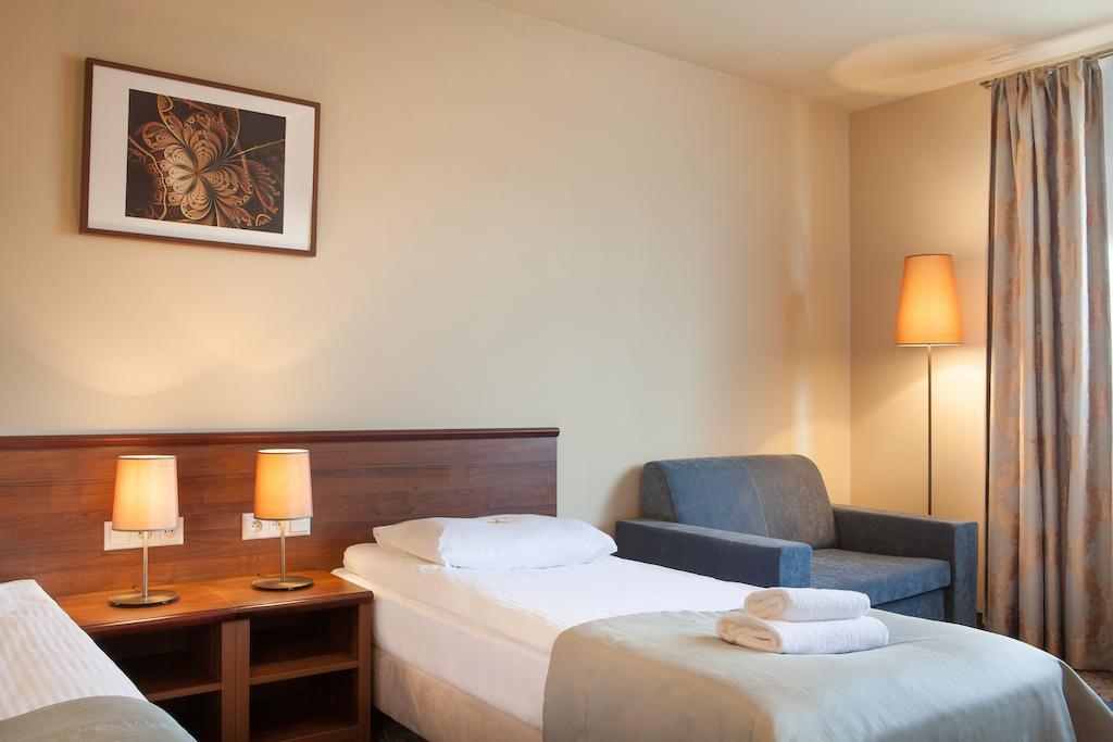Hotel Miodowy Mlyn Opatow  Camera foto