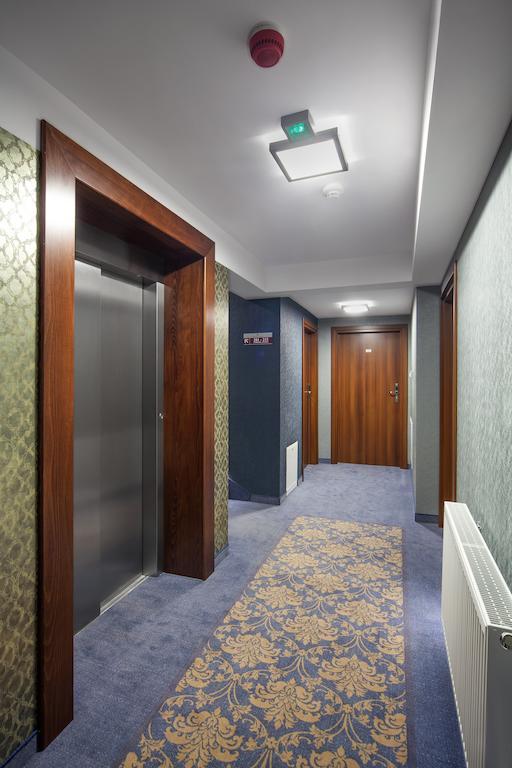 Hotel Miodowy Mlyn Opatow  Esterno foto