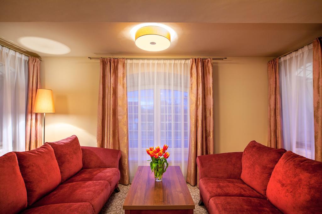 Hotel Miodowy Mlyn Opatow  Camera foto